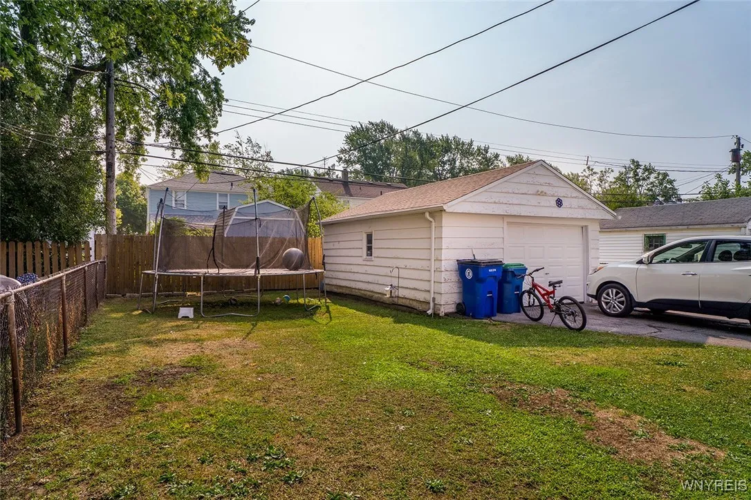 4335 Bailey Avenue, Amherst, New York 14226, Amherst, New York 14226, 3 Bedrooms Bedrooms, 6 Rooms Rooms,1 BathroomBathrooms,Residential,For Sale,4335 Bailey Avenue, Amherst, New York 14226,B1629614