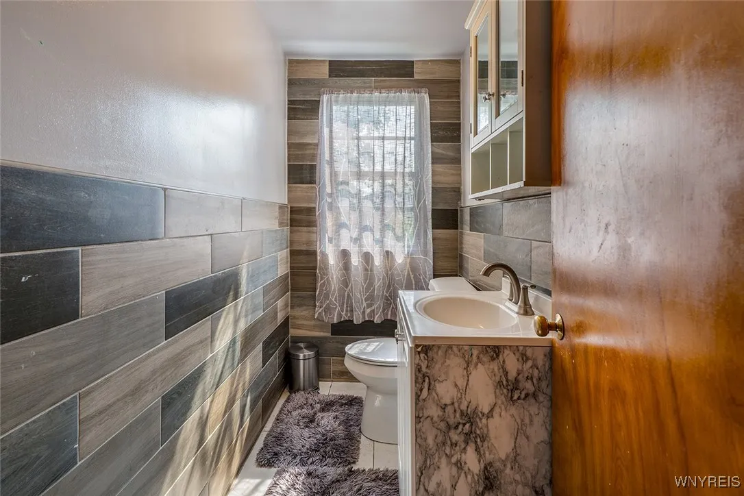 4335 Bailey Avenue, Amherst, New York 14226, Amherst, New York 14226, 3 Bedrooms Bedrooms, 6 Rooms Rooms,1 BathroomBathrooms,Residential,For Sale,4335 Bailey Avenue, Amherst, New York 14226,B1629614