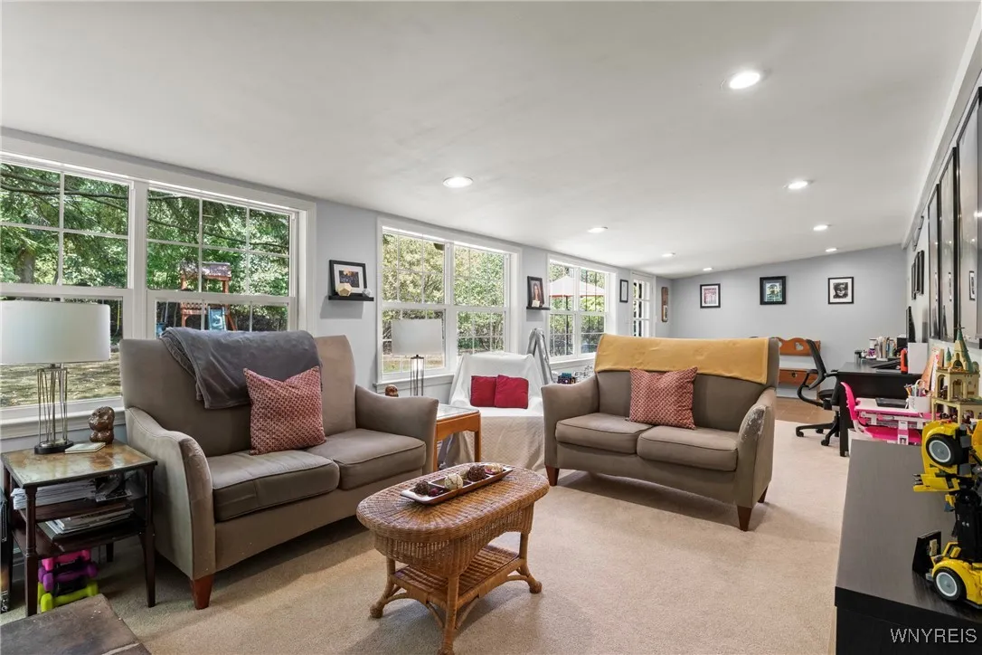 4148 South Fireside Drive N, Clarence, New York 14, Clarence, New York 14221, 4 Bedrooms Bedrooms, 10 Rooms Rooms,2 BathroomsBathrooms,Residential,For Sale,4148 South Fireside Drive N, Clarence, New York 14,B1629556