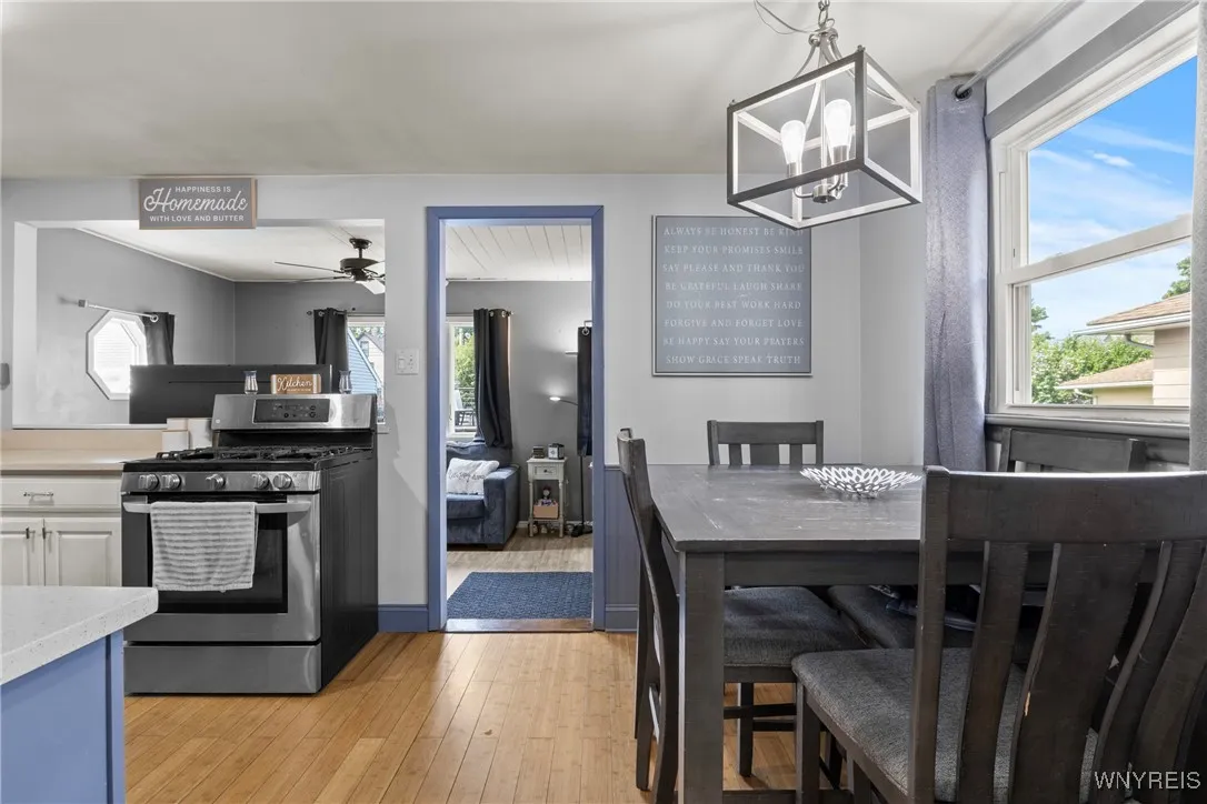 Dining/Kitchen Area