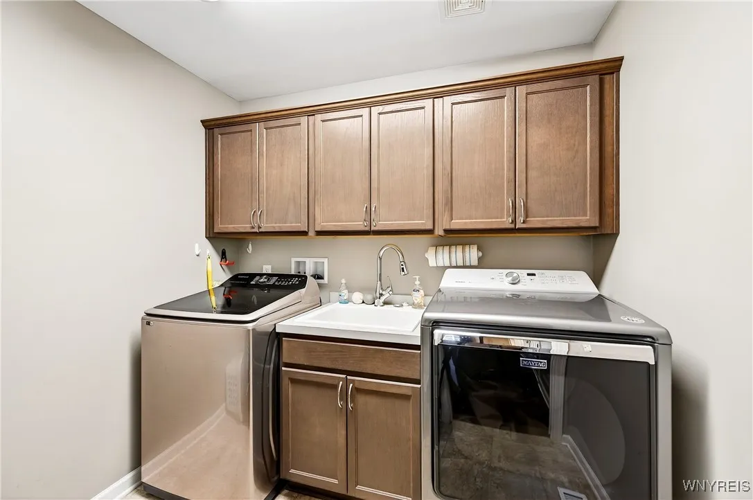 26 Cherryfield Lane, Lancaster, New York 14086, Lancaster, New York 14086, 2 Bedrooms Bedrooms, 6 Rooms Rooms,2 BathroomsBathrooms,Residential,Closed,26 Cherryfield Lane, Lancaster, New York 14086,0,B1629732