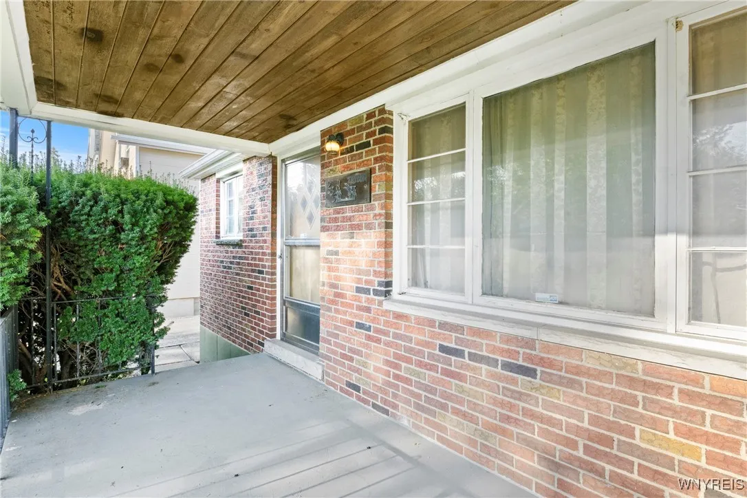 235 72nd Street, Niagara Falls, New York 14304, Niagara Falls, New York 14304, 3 Bedrooms Bedrooms, 5 Rooms Rooms,2 BathroomsBathrooms,Residential,Closed,235 72nd Street, Niagara Falls, New York 14304,0,B1627429