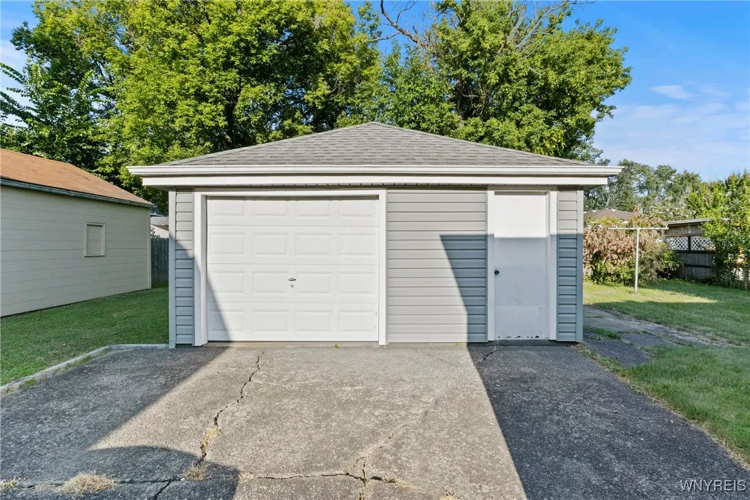 235 72nd Street, Niagara Falls, New York 14304, Niagara Falls, New York 14304, 3 Bedrooms Bedrooms, 5 Rooms Rooms,2 BathroomsBathrooms,Residential,Closed,235 72nd Street, Niagara Falls, New York 14304,0,B1627429