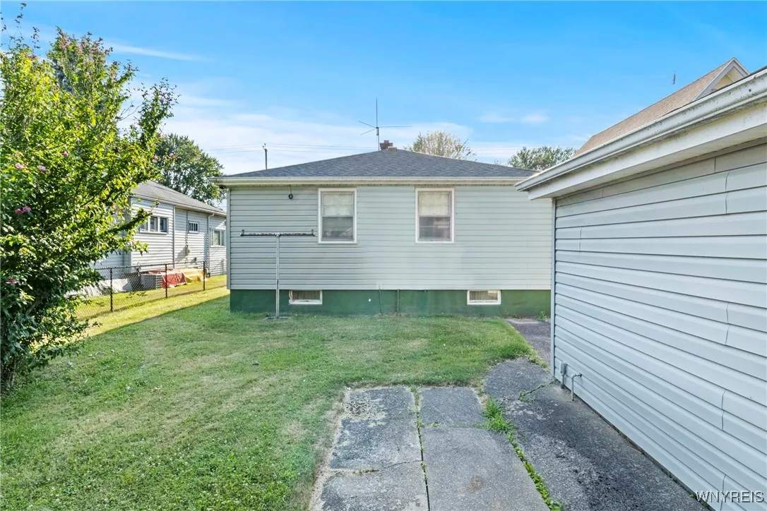 235 72nd Street, Niagara Falls, New York 14304, Niagara Falls, New York 14304, 3 Bedrooms Bedrooms, 5 Rooms Rooms,2 BathroomsBathrooms,Residential,Closed,235 72nd Street, Niagara Falls, New York 14304,0,B1627429