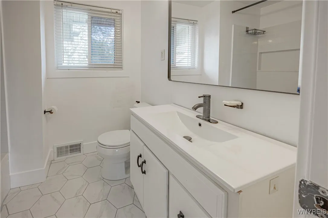 4907 Tuscarora Road, Niagara, New York 14304, Niagara, New York 14304, 3 Bedrooms Bedrooms, 6 Rooms Rooms,1 BathroomBathrooms,Residential,Closed,4907 Tuscarora Road, Niagara, New York 14304,0,B1629351