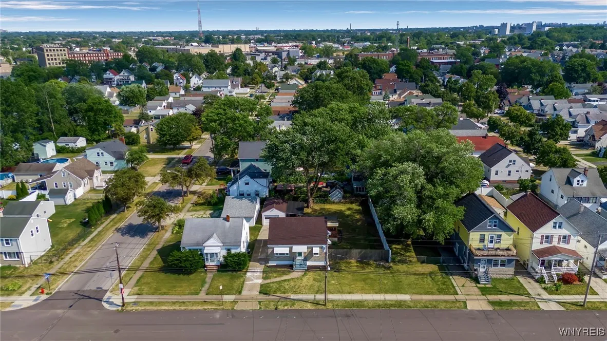 361 Roesch Avenue, Buffalo, New York 14207, Buffalo, New York 14207, 3 Bedrooms Bedrooms, 6 Rooms Rooms,1 BathroomBathrooms,Residential,Closed,361 Roesch Avenue, Buffalo, New York 14207,0,B1629430