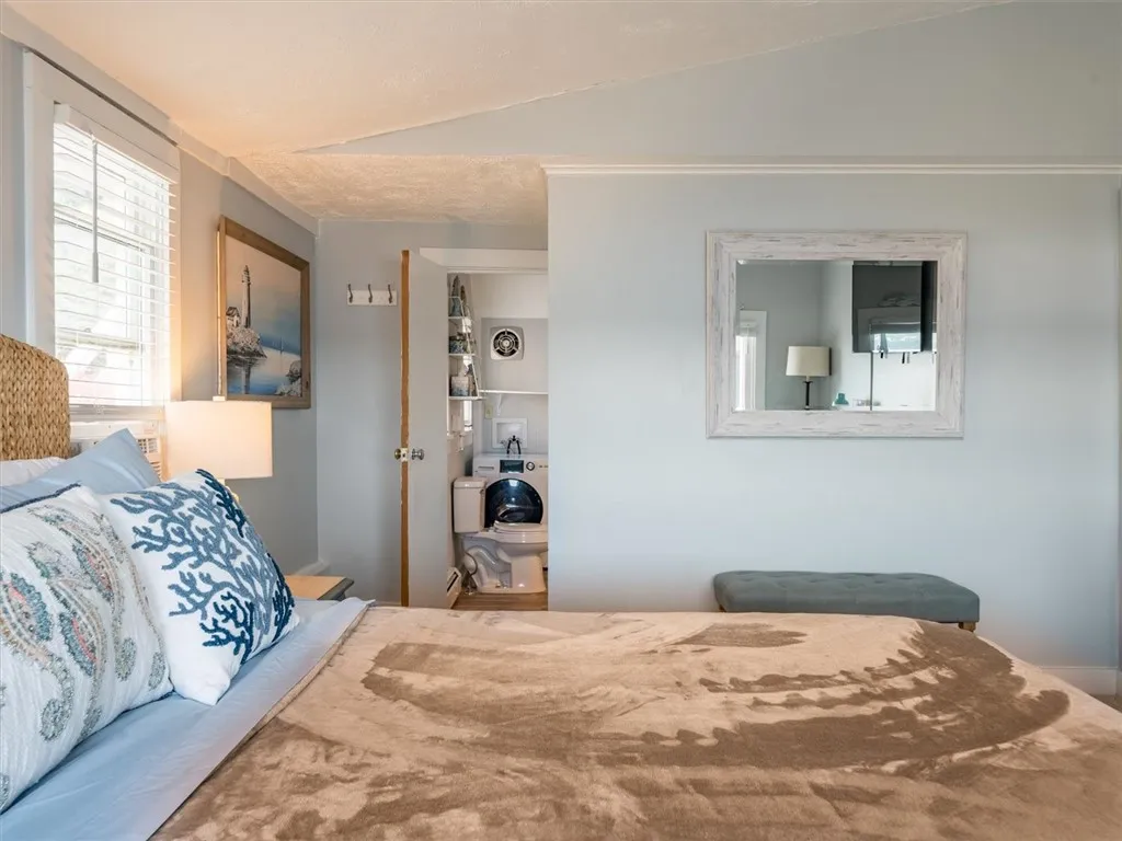 4847 Crazy Cove, Geneva Town, New York 14456, Geneva Town, New York 14456, 3 Bedrooms Bedrooms, 6 Rooms Rooms,1 BathroomBathrooms,Residential,Closed,4847 Crazy Cove, Geneva Town, New York 14456,0,R1629586