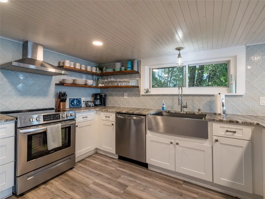 4847 Crazy Cove, Geneva Town, New York 14456, Geneva Town, New York 14456, 3 Bedrooms Bedrooms, 6 Rooms Rooms,1 BathroomBathrooms,Residential,Closed,4847 Crazy Cove, Geneva Town, New York 14456,0,R1629586