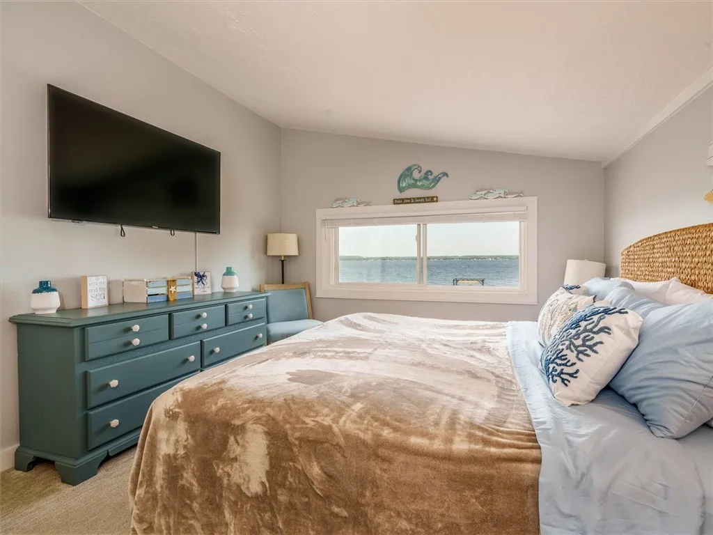 4847 Crazy Cove, Geneva Town, New York 14456, Geneva Town, New York 14456, 3 Bedrooms Bedrooms, 6 Rooms Rooms,1 BathroomBathrooms,Residential,Closed,4847 Crazy Cove, Geneva Town, New York 14456,0,R1629586