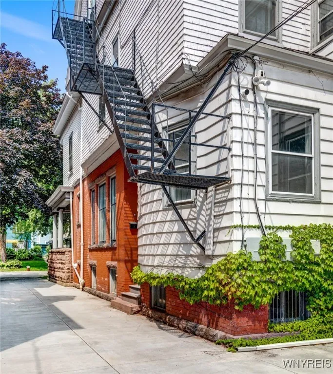 461 Linwood Avenue, Buffalo, New York 14209, Buffalo, New York 14209, 4 Bedrooms Bedrooms, ,4 BathroomsBathrooms,Residential,For Sale,461 Linwood Avenue, Buffalo, New York 14209,B1629700