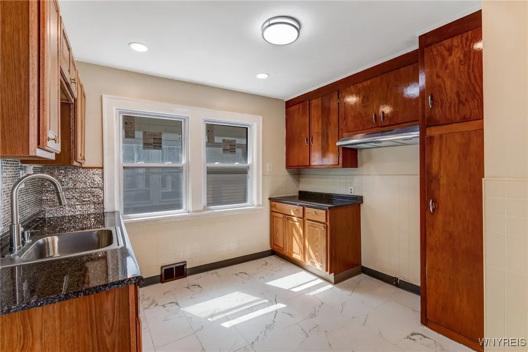 715 Lasalle Avenue, Buffalo, New York 14215, Buffalo, New York 14215, 4 Bedrooms Bedrooms, ,2 BathroomsBathrooms,Residential,Closed,715 Lasalle Avenue, Buffalo, New York 14215,0,B1629869