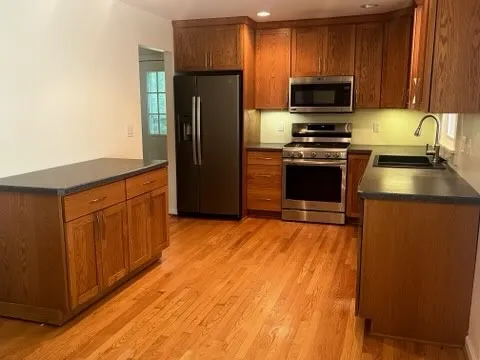 Hardwood Floors and top notch appliances