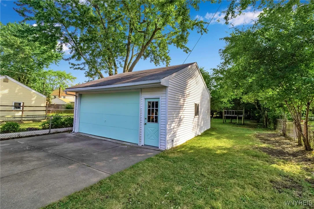 41 Fairfield Avenue, Tonawanda, New York 14223, Tonawanda, New York 14223, 3 Bedrooms Bedrooms, 7 Rooms Rooms,1 BathroomBathrooms,Residential,For Sale,41 Fairfield Avenue, Tonawanda, New York 14223,B1629844
