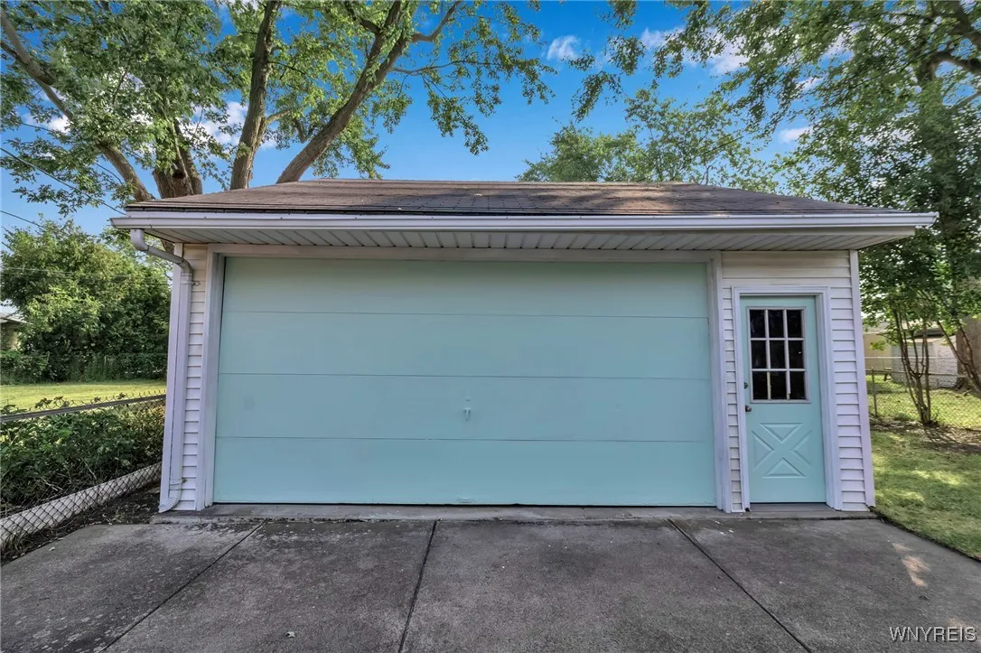 41 Fairfield Avenue, Tonawanda, New York 14223, Tonawanda, New York 14223, 3 Bedrooms Bedrooms, 7 Rooms Rooms,1 BathroomBathrooms,Residential,For Sale,41 Fairfield Avenue, Tonawanda, New York 14223,B1629844