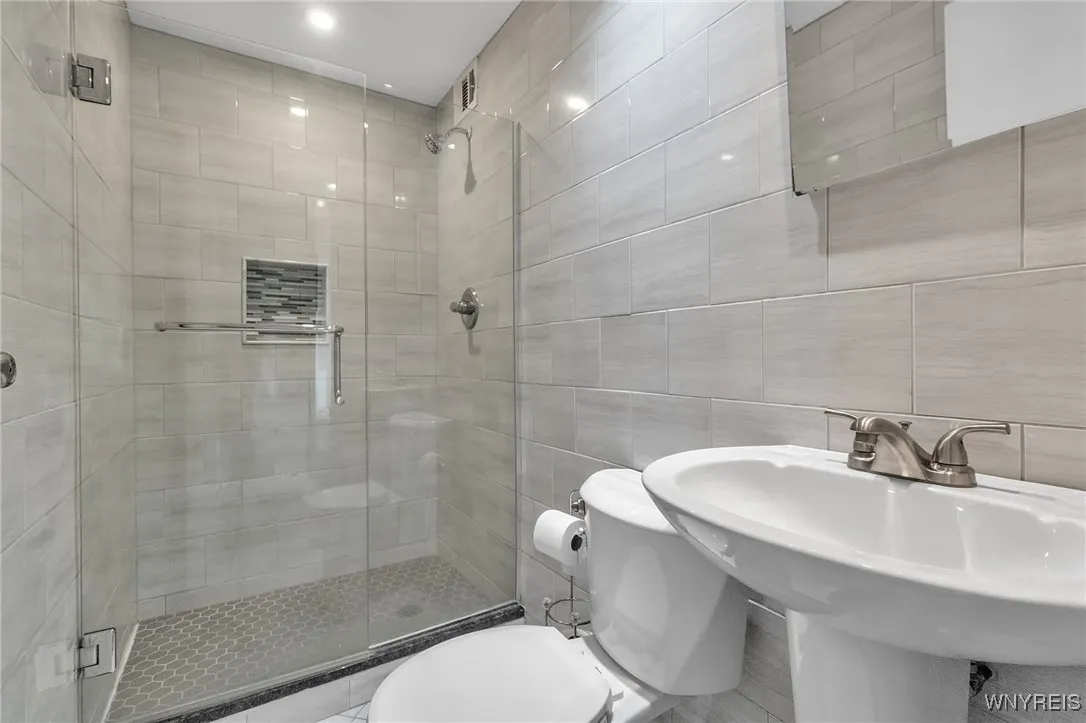 849 Delaware Avenue 704, Buffalo, New York 14209, Buffalo, New York 14209, 1 Bedroom Bedrooms, 3 Rooms Rooms,1 BathroomBathrooms,Residential Lease,For Rent,849 Delaware Avenue 704, Buffalo, New York 14209,B1629896