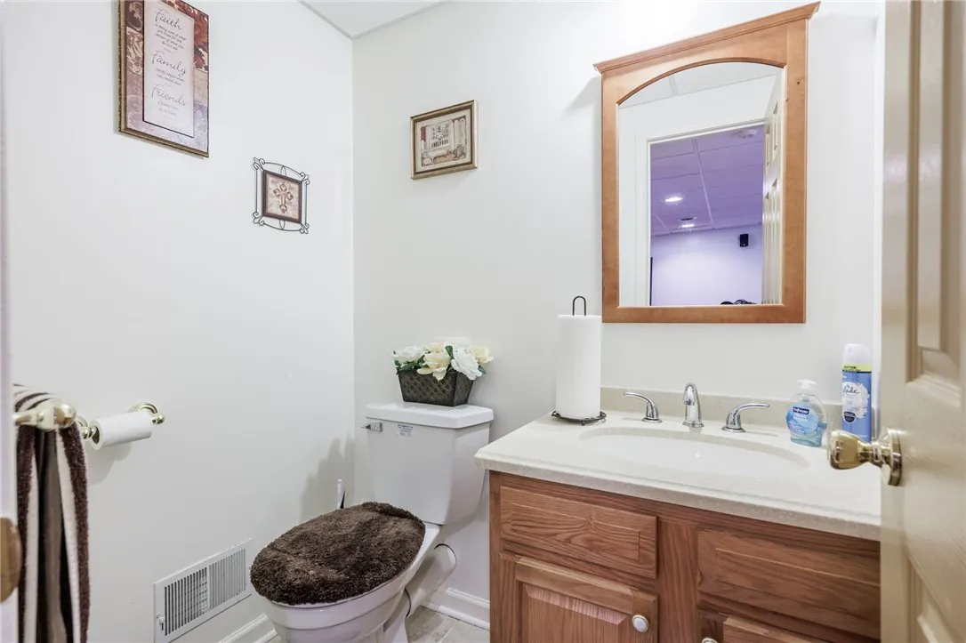 52 Morin Circle, Henrietta, New York 14586, Henrietta, New York 14586, 4 Bedrooms Bedrooms, 9 Rooms Rooms,2 BathroomsBathrooms,Residential,Closed,52 Morin Circle, Henrietta, New York 14586,0,R1629950