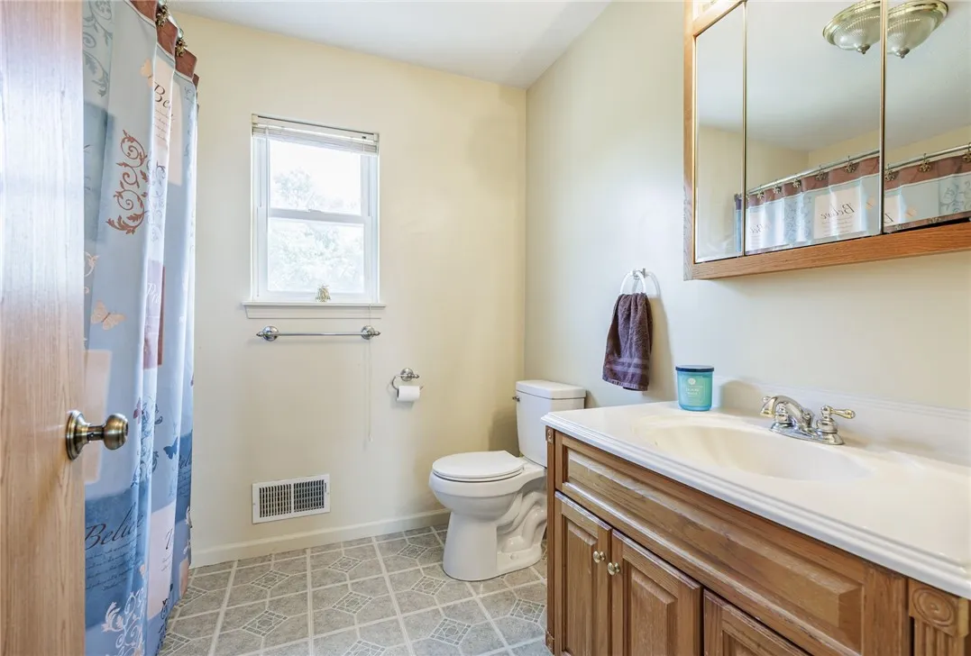 52 Morin Circle, Henrietta, New York 14586, Henrietta, New York 14586, 4 Bedrooms Bedrooms, 9 Rooms Rooms,2 BathroomsBathrooms,Residential,Closed,52 Morin Circle, Henrietta, New York 14586,0,R1629950