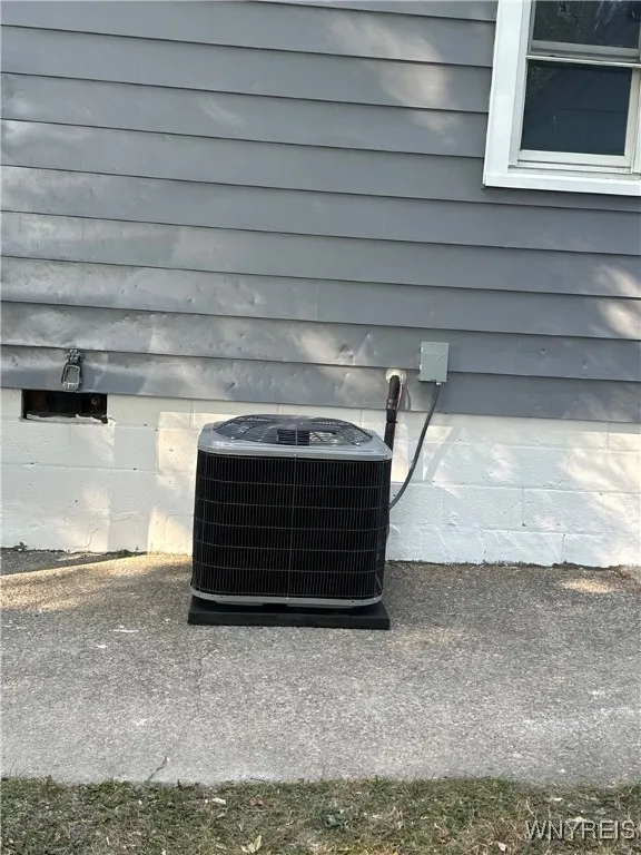 93 Gardenvale Drive, Cheektowaga, New York 14225, Cheektowaga, New York 14225, 5 Bedrooms Bedrooms, 7 Rooms Rooms,2 BathroomsBathrooms,Residential,For Sale,93 Gardenvale Drive, Cheektowaga, New York 14225,0,B1629338