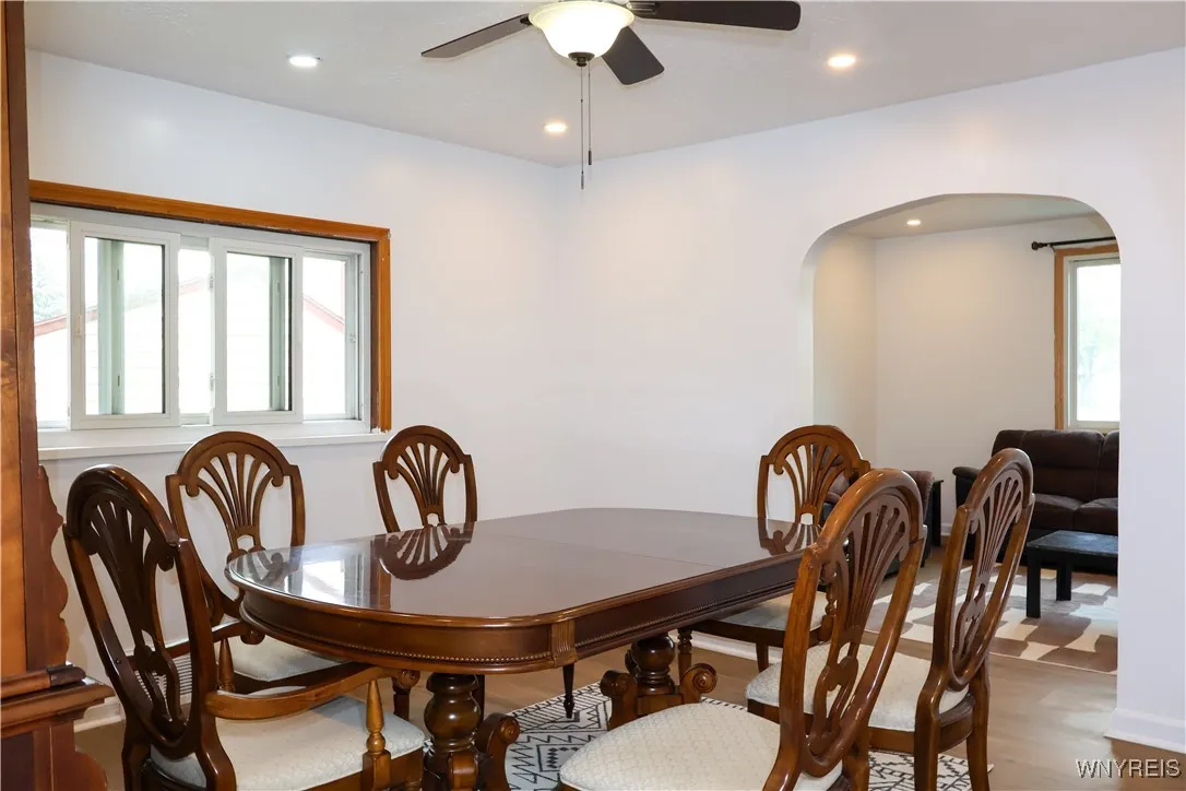 93 Gardenvale Drive, Cheektowaga, New York 14225, Cheektowaga, New York 14225, 5 Bedrooms Bedrooms, 7 Rooms Rooms,2 BathroomsBathrooms,Residential,For Sale,93 Gardenvale Drive, Cheektowaga, New York 14225,0,B1629338