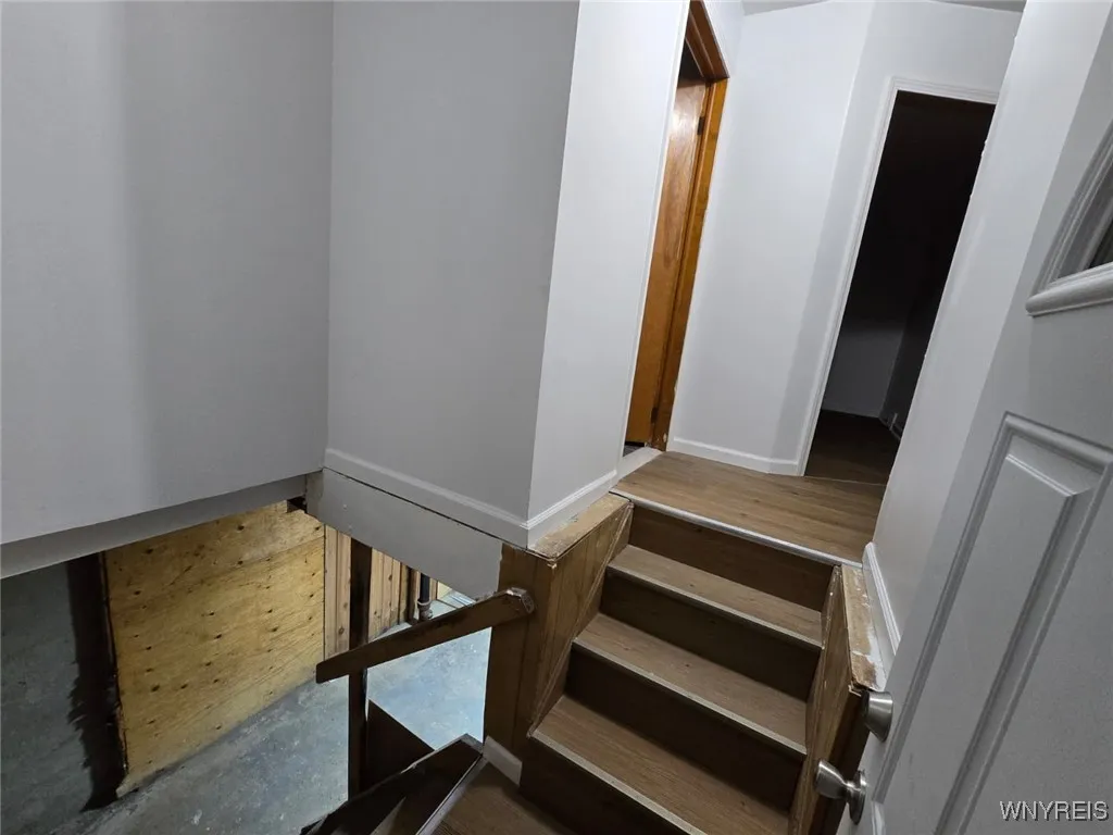 93 Gardenvale Drive, Cheektowaga, New York 14225, Cheektowaga, New York 14225, 5 Bedrooms Bedrooms, 7 Rooms Rooms,2 BathroomsBathrooms,Residential,For Sale,93 Gardenvale Drive, Cheektowaga, New York 14225,0,B1629338