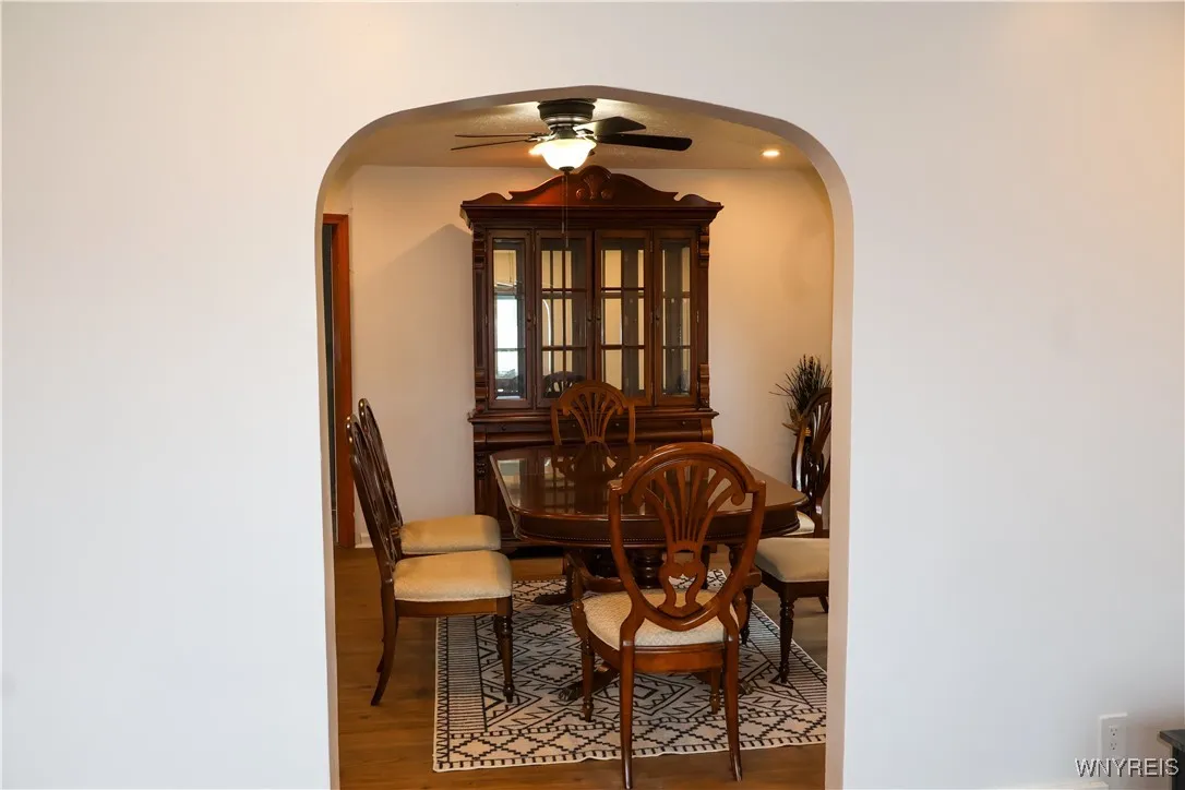 93 Gardenvale Drive, Cheektowaga, New York 14225, Cheektowaga, New York 14225, 5 Bedrooms Bedrooms, 7 Rooms Rooms,2 BathroomsBathrooms,Residential,For Sale,93 Gardenvale Drive, Cheektowaga, New York 14225,0,B1629338