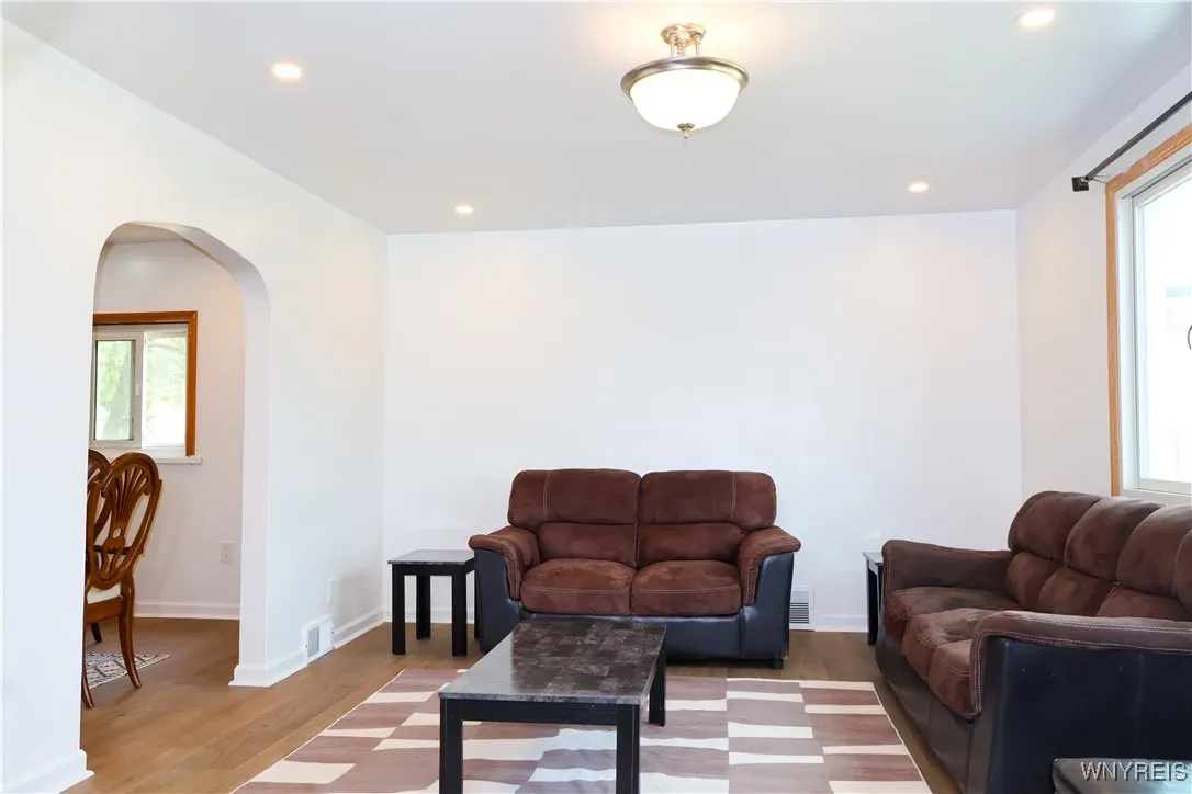 93 Gardenvale Drive, Cheektowaga, New York 14225, Cheektowaga, New York 14225, 5 Bedrooms Bedrooms, 7 Rooms Rooms,2 BathroomsBathrooms,Residential,For Sale,93 Gardenvale Drive, Cheektowaga, New York 14225,0,B1629338
