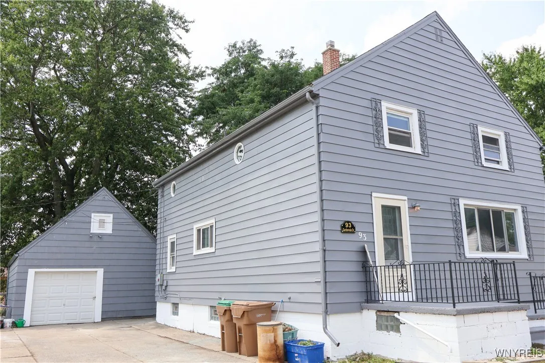 93 Gardenvale Drive, Cheektowaga, New York 14225, Cheektowaga, New York 14225, 5 Bedrooms Bedrooms, 7 Rooms Rooms,2 BathroomsBathrooms,Residential,For Sale,93 Gardenvale Drive, Cheektowaga, New York 14225,0,B1629338
