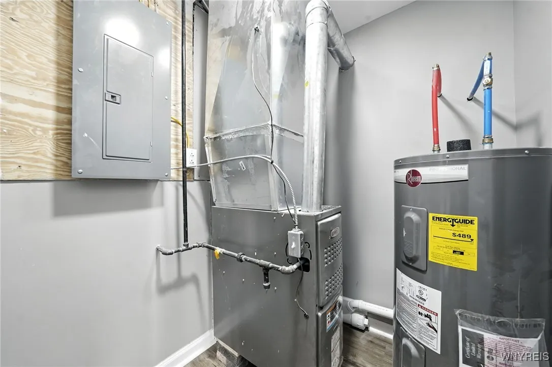 44 Hanover Street, Tonawanda, New York 14150, Tonawanda, New York 14150, 4 Bedrooms Bedrooms, 10 Rooms Rooms,1 BathroomBathrooms,Residential,Closed,44 Hanover Street, Tonawanda, New York 14150,0,B1628376