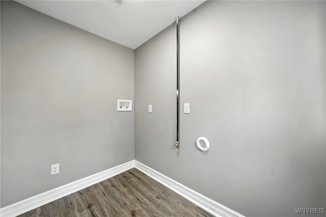 44 Hanover Street, Tonawanda, New York 14150, Tonawanda, New York 14150, 4 Bedrooms Bedrooms, 10 Rooms Rooms,1 BathroomBathrooms,Residential,Closed,44 Hanover Street, Tonawanda, New York 14150,0,B1628376