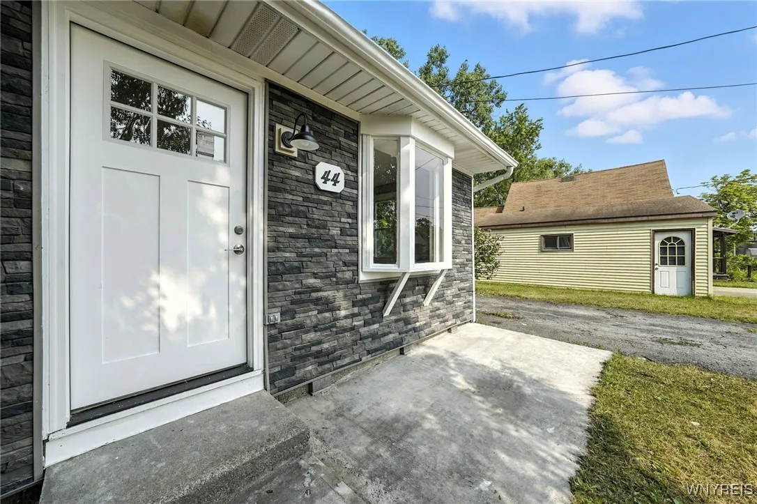 44 Hanover Street, Tonawanda, New York 14150, Tonawanda, New York 14150, 4 Bedrooms Bedrooms, 10 Rooms Rooms,1 BathroomBathrooms,Residential,Closed,44 Hanover Street, Tonawanda, New York 14150,0,B1628376