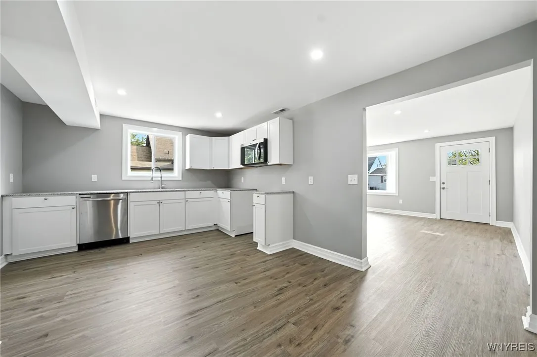 44 Hanover Street, Tonawanda, New York 14150, Tonawanda, New York 14150, 4 Bedrooms Bedrooms, 10 Rooms Rooms,1 BathroomBathrooms,Residential,Closed,44 Hanover Street, Tonawanda, New York 14150,0,B1628376