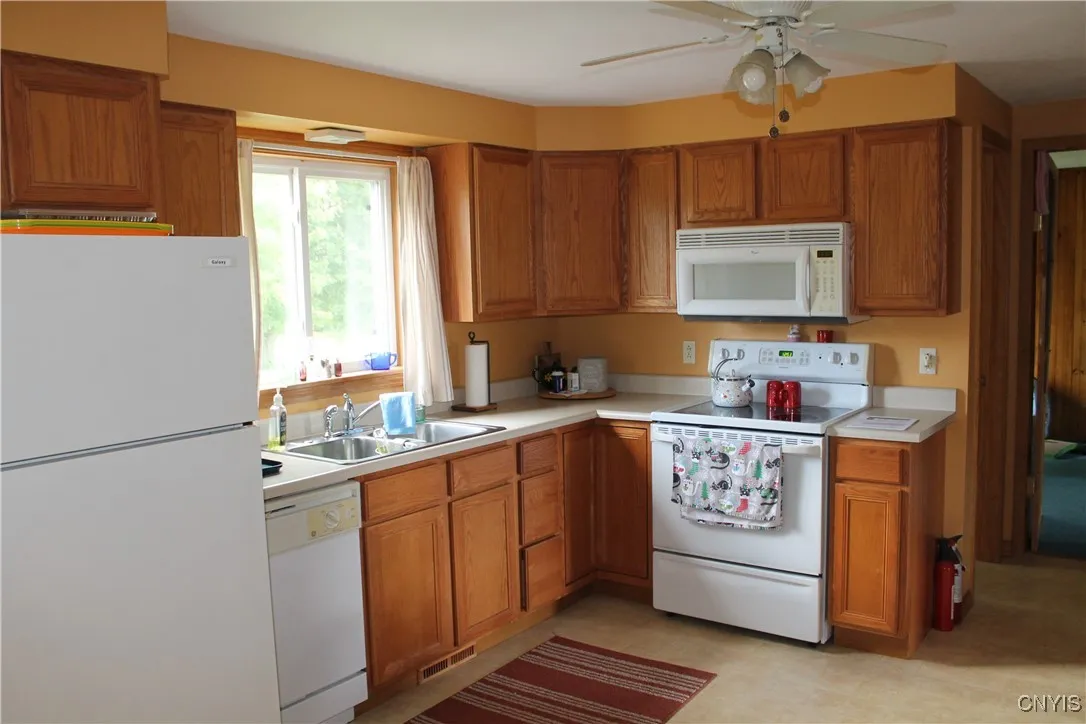 4875 Orangeport Road, Clay, New York 13029, Clay, New York 13029, 4 Bedrooms Bedrooms, 10 Rooms Rooms,1 BathroomBathrooms,Residential,Closed,4875 Orangeport Road, Clay, New York 13029,0,S1629707