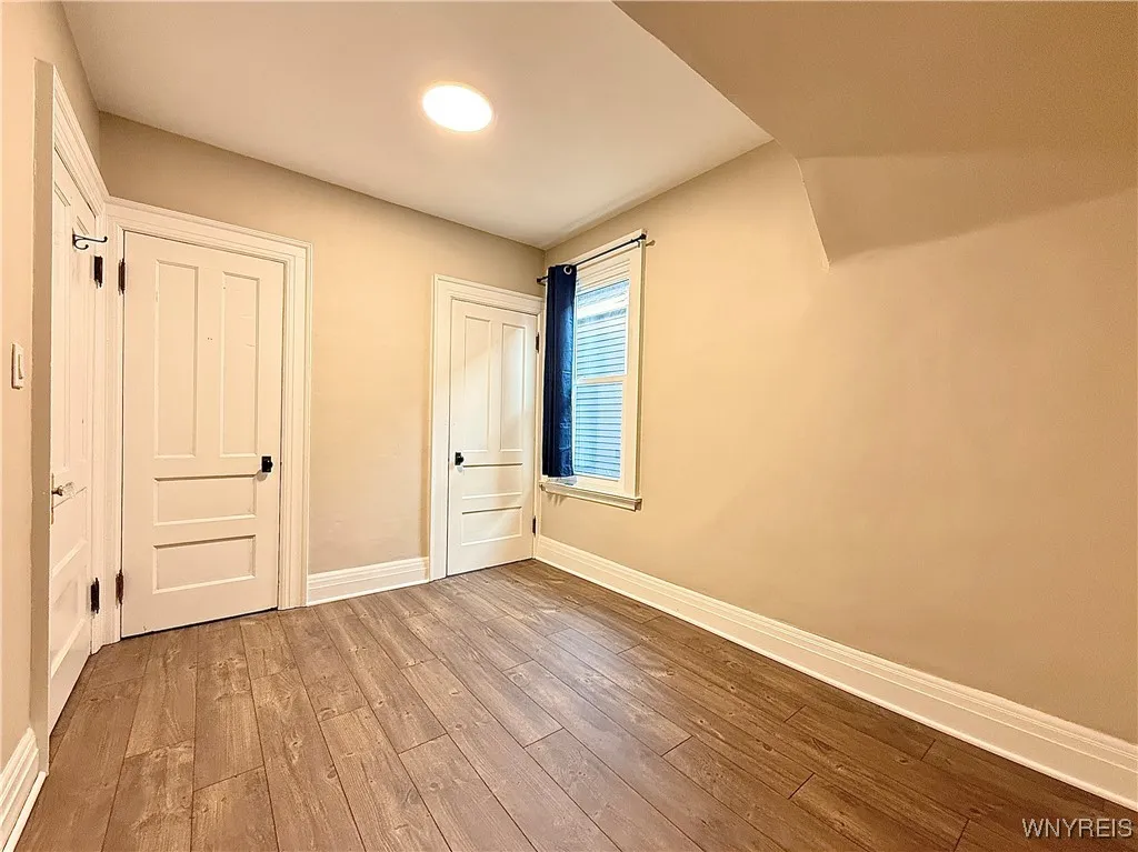 460 Rhode Island Street Upper, Buffalo, New York 1, Buffalo, New York 14213, 2 Bedrooms Bedrooms, 5 Rooms Rooms,1 BathroomBathrooms,Residential Lease,For Rent,460 Rhode Island Street Upper, Buffalo, New York 1,B1625213