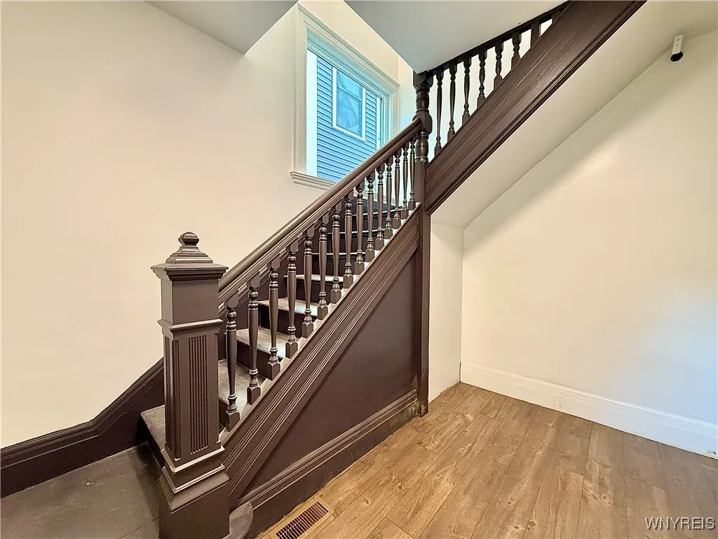 460 Rhode Island Street Upper, Buffalo, New York 1, Buffalo, New York 14213, 2 Bedrooms Bedrooms, 5 Rooms Rooms,1 BathroomBathrooms,Residential Lease,For Rent,460 Rhode Island Street Upper, Buffalo, New York 1,B1625213