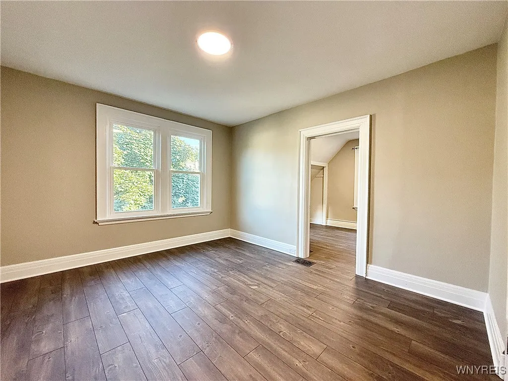 460 Rhode Island Street Upper, Buffalo, New York 1, Buffalo, New York 14213, 2 Bedrooms Bedrooms, 5 Rooms Rooms,1 BathroomBathrooms,Residential Lease,For Rent,460 Rhode Island Street Upper, Buffalo, New York 1,B1625213