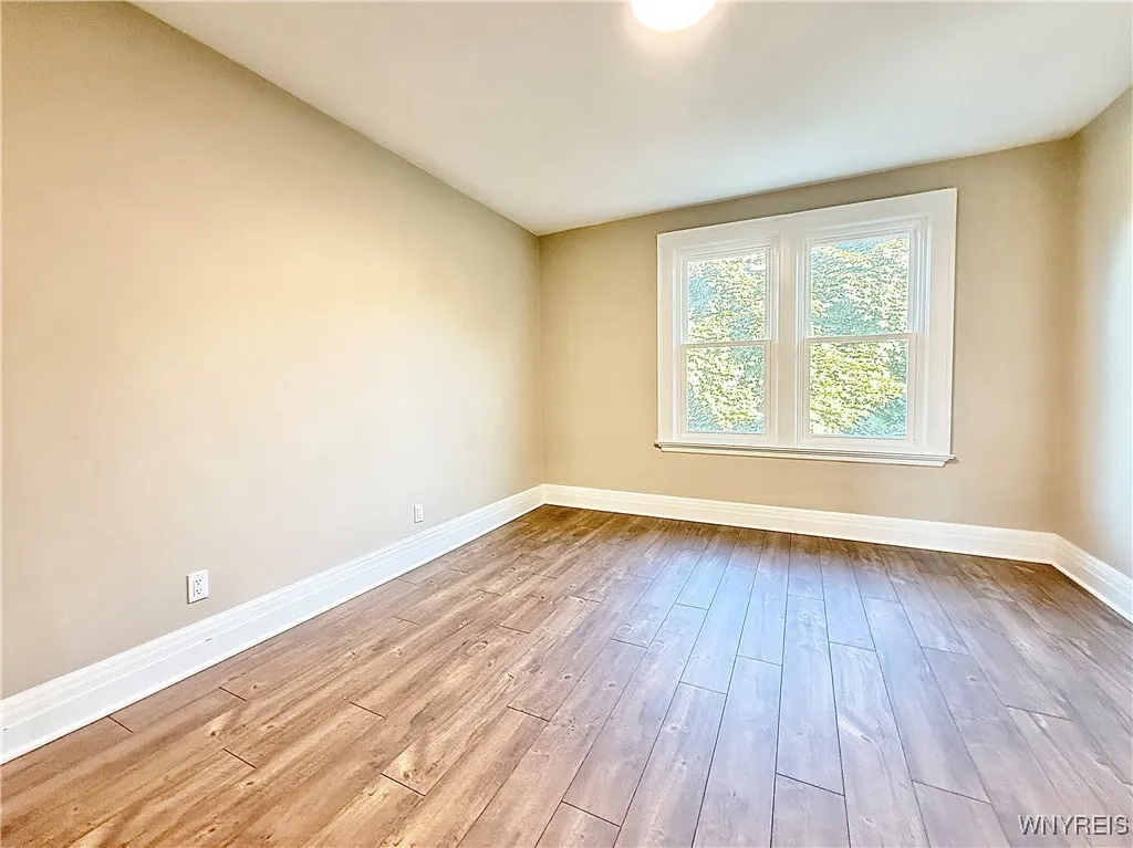 460 Rhode Island Street Upper, Buffalo, New York 1, Buffalo, New York 14213, 2 Bedrooms Bedrooms, 5 Rooms Rooms,1 BathroomBathrooms,Residential Lease,For Rent,460 Rhode Island Street Upper, Buffalo, New York 1,B1625213