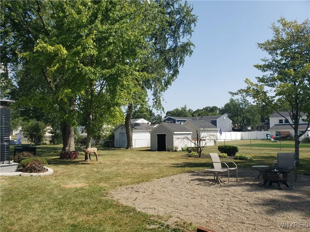 329 Laurie Lane, Grand Island, New York 14072, Grand Island, New York 14072, 3 Bedrooms Bedrooms, 8 Rooms Rooms,3 BathroomsBathrooms,Residential,For Sale,329 Laurie Lane, Grand Island, New York 14072,B1629923