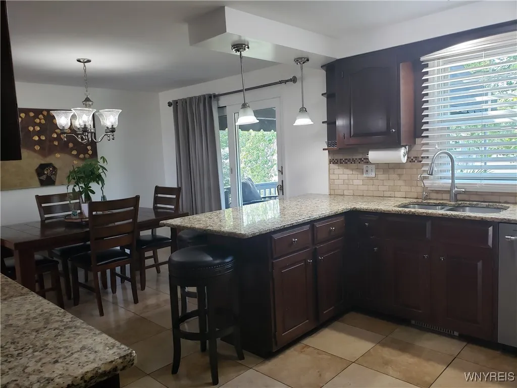 329 Laurie Lane, Grand Island, New York 14072, Grand Island, New York 14072, 3 Bedrooms Bedrooms, 8 Rooms Rooms,3 BathroomsBathrooms,Residential,For Sale,329 Laurie Lane, Grand Island, New York 14072,B1629923