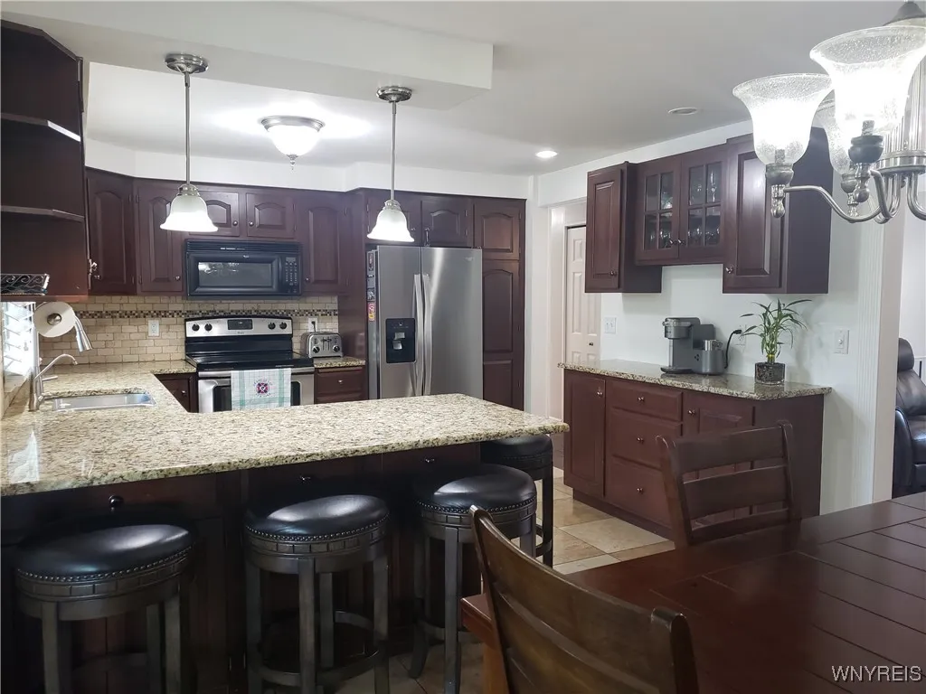 329 Laurie Lane, Grand Island, New York 14072, Grand Island, New York 14072, 3 Bedrooms Bedrooms, 8 Rooms Rooms,3 BathroomsBathrooms,Residential,For Sale,329 Laurie Lane, Grand Island, New York 14072,B1629923
