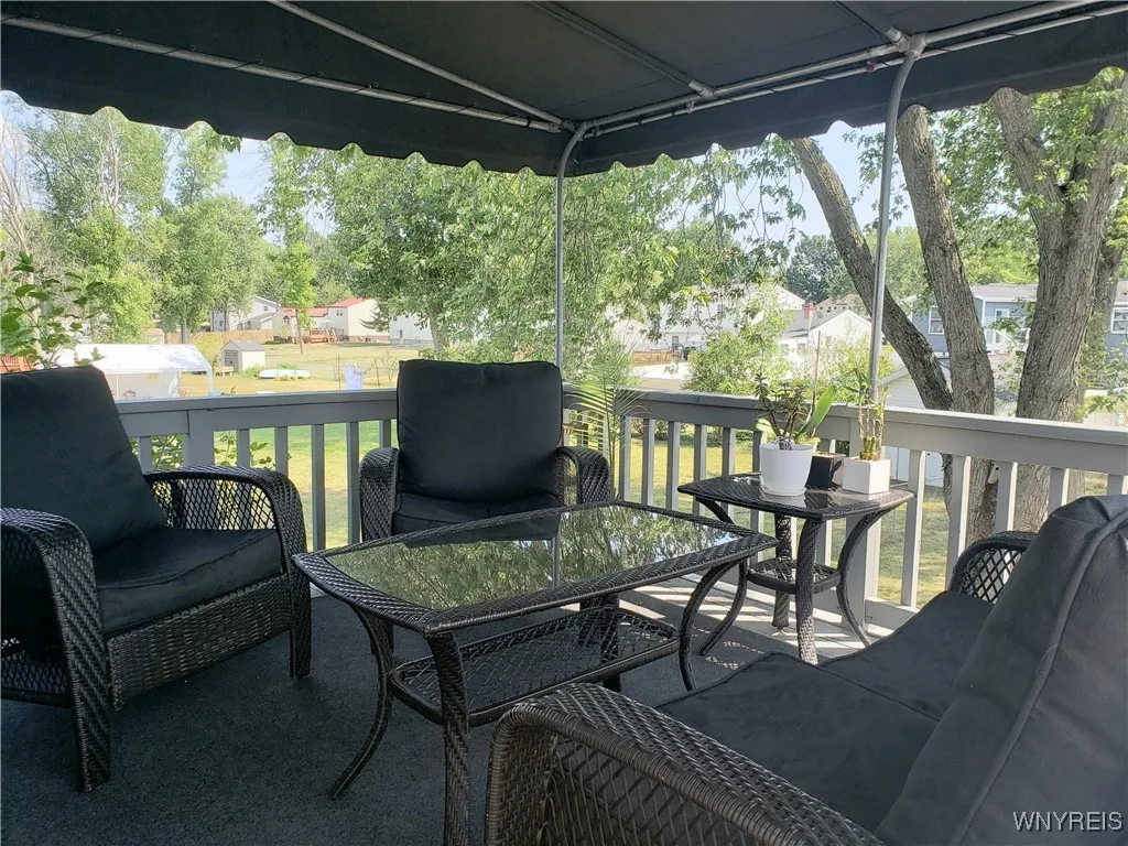 329 Laurie Lane, Grand Island, New York 14072, Grand Island, New York 14072, 3 Bedrooms Bedrooms, 8 Rooms Rooms,3 BathroomsBathrooms,Residential,For Sale,329 Laurie Lane, Grand Island, New York 14072,B1629923