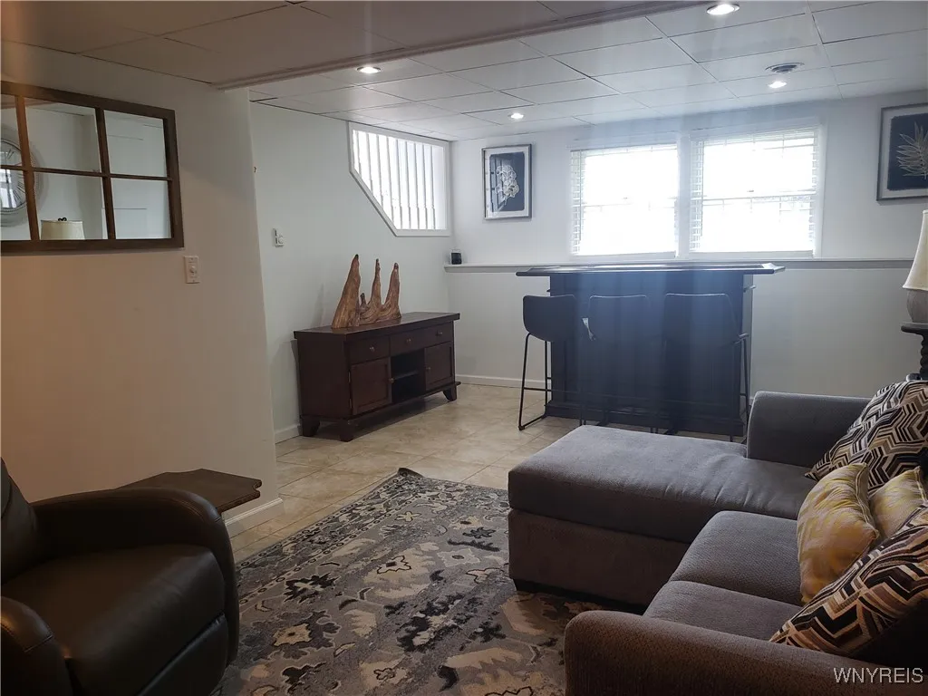 329 Laurie Lane, Grand Island, New York 14072, Grand Island, New York 14072, 3 Bedrooms Bedrooms, 8 Rooms Rooms,3 BathroomsBathrooms,Residential,For Sale,329 Laurie Lane, Grand Island, New York 14072,B1629923