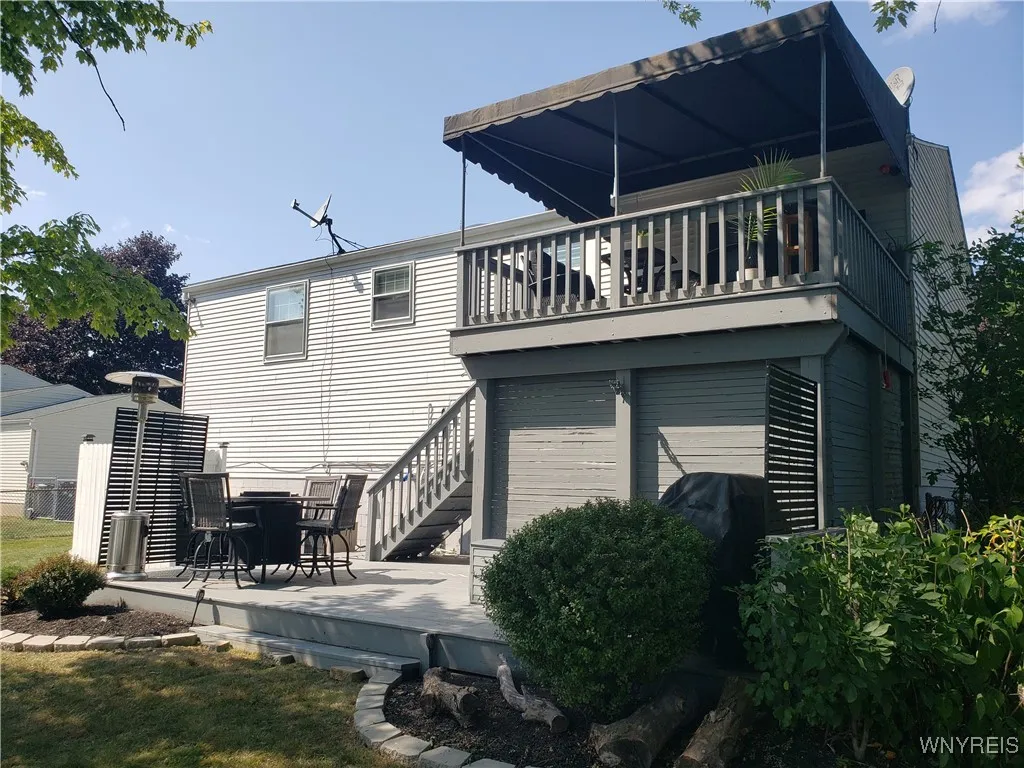 329 Laurie Lane, Grand Island, New York 14072, Grand Island, New York 14072, 3 Bedrooms Bedrooms, 8 Rooms Rooms,3 BathroomsBathrooms,Residential,For Sale,329 Laurie Lane, Grand Island, New York 14072,B1629923