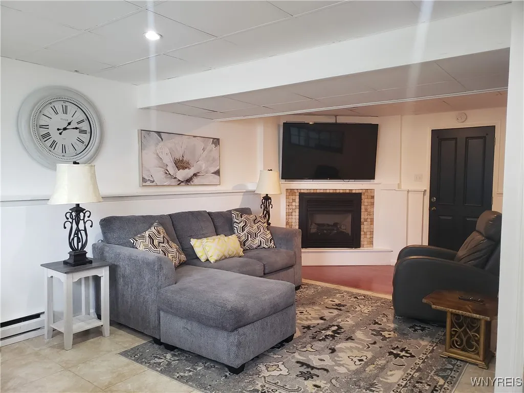 329 Laurie Lane, Grand Island, New York 14072, Grand Island, New York 14072, 3 Bedrooms Bedrooms, 8 Rooms Rooms,3 BathroomsBathrooms,Residential,For Sale,329 Laurie Lane, Grand Island, New York 14072,B1629923