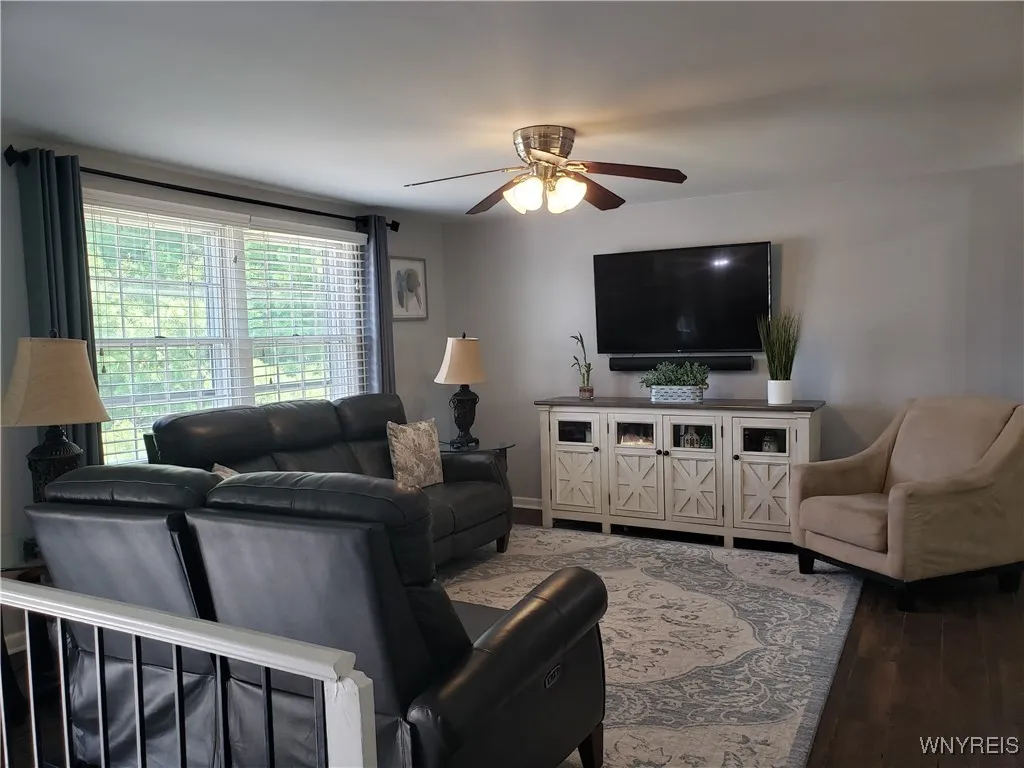329 Laurie Lane, Grand Island, New York 14072, Grand Island, New York 14072, 3 Bedrooms Bedrooms, 8 Rooms Rooms,3 BathroomsBathrooms,Residential,For Sale,329 Laurie Lane, Grand Island, New York 14072,B1629923