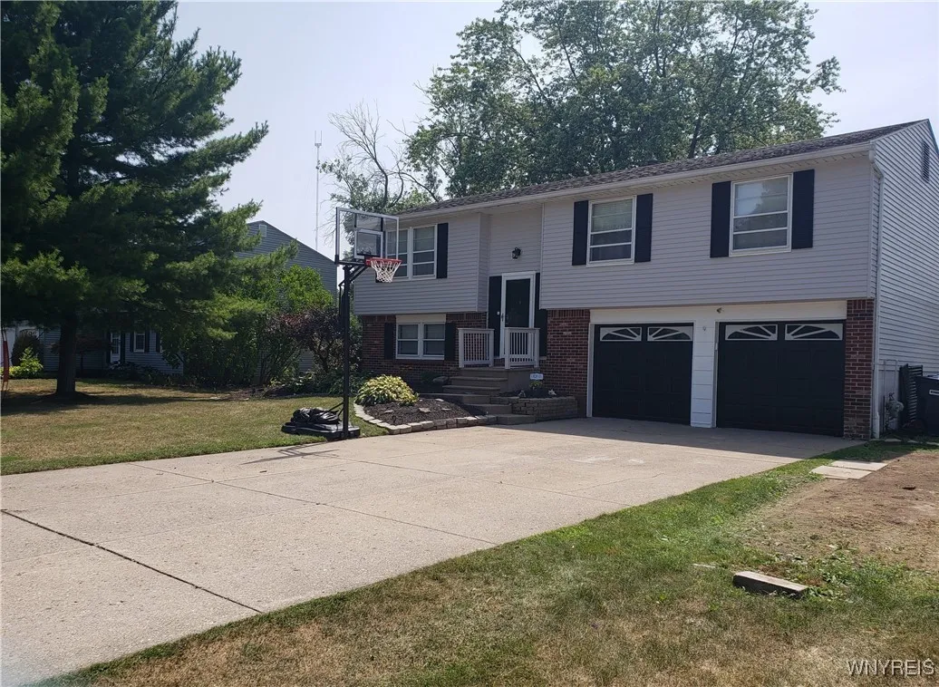 329 Laurie Lane, Grand Island, New York 14072, Grand Island, New York 14072, 3 Bedrooms Bedrooms, 8 Rooms Rooms,3 BathroomsBathrooms,Residential,For Sale,329 Laurie Lane, Grand Island, New York 14072,B1629923