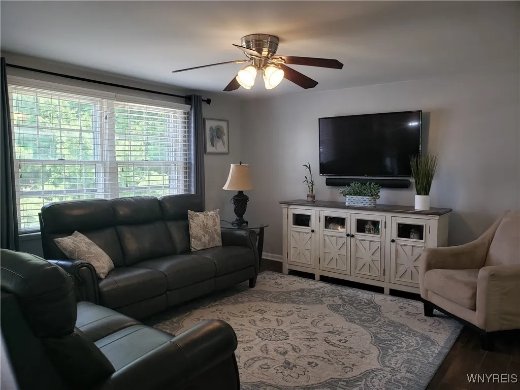329 Laurie Lane, Grand Island, New York 14072, Grand Island, New York 14072, 3 Bedrooms Bedrooms, 8 Rooms Rooms,3 BathroomsBathrooms,Residential,For Sale,329 Laurie Lane, Grand Island, New York 14072,B1629923