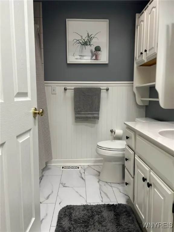 329 Laurie Lane, Grand Island, New York 14072, Grand Island, New York 14072, 3 Bedrooms Bedrooms, 8 Rooms Rooms,3 BathroomsBathrooms,Residential,For Sale,329 Laurie Lane, Grand Island, New York 14072,B1629923