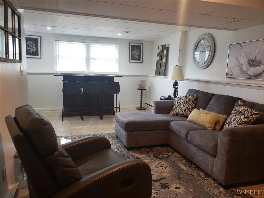 329 Laurie Lane, Grand Island, New York 14072, Grand Island, New York 14072, 3 Bedrooms Bedrooms, 8 Rooms Rooms,3 BathroomsBathrooms,Residential,For Sale,329 Laurie Lane, Grand Island, New York 14072,B1629923