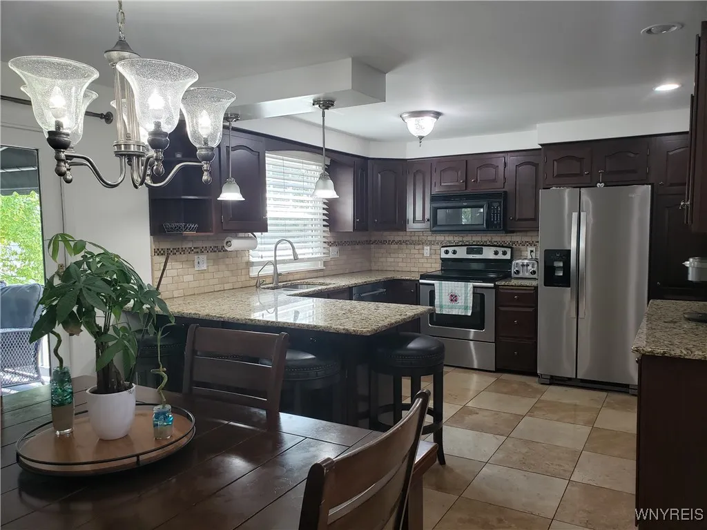 329 Laurie Lane, Grand Island, New York 14072, Grand Island, New York 14072, 3 Bedrooms Bedrooms, 8 Rooms Rooms,3 BathroomsBathrooms,Residential,For Sale,329 Laurie Lane, Grand Island, New York 14072,B1629923