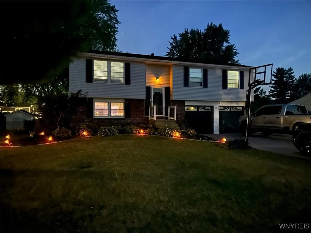 329 Laurie Lane, Grand Island, New York 14072, Grand Island, New York 14072, 3 Bedrooms Bedrooms, 8 Rooms Rooms,3 BathroomsBathrooms,Residential,For Sale,329 Laurie Lane, Grand Island, New York 14072,B1629923
